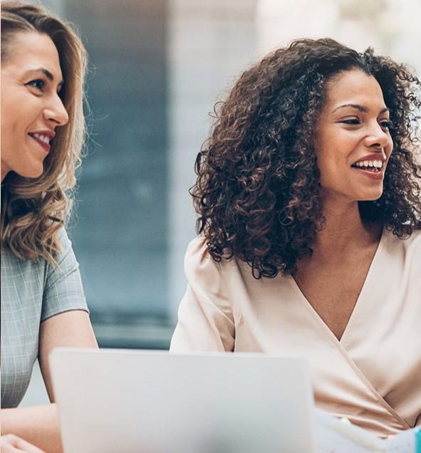 Zwei Frauen beim Coaching
